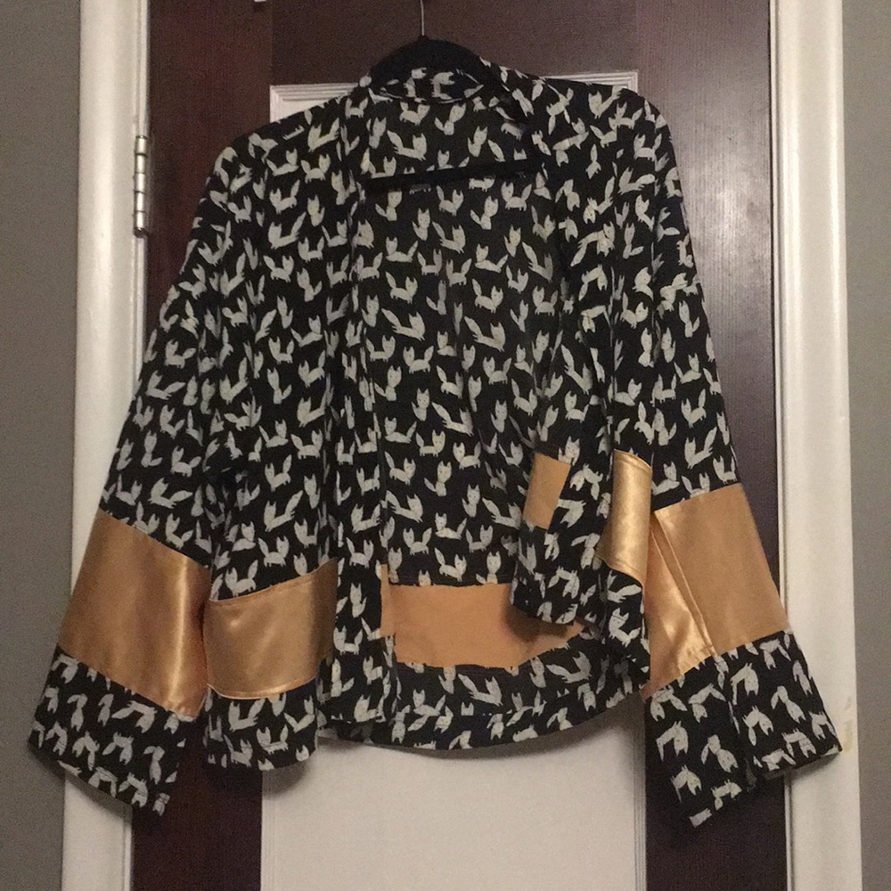Black white and gold Fox print kimono
